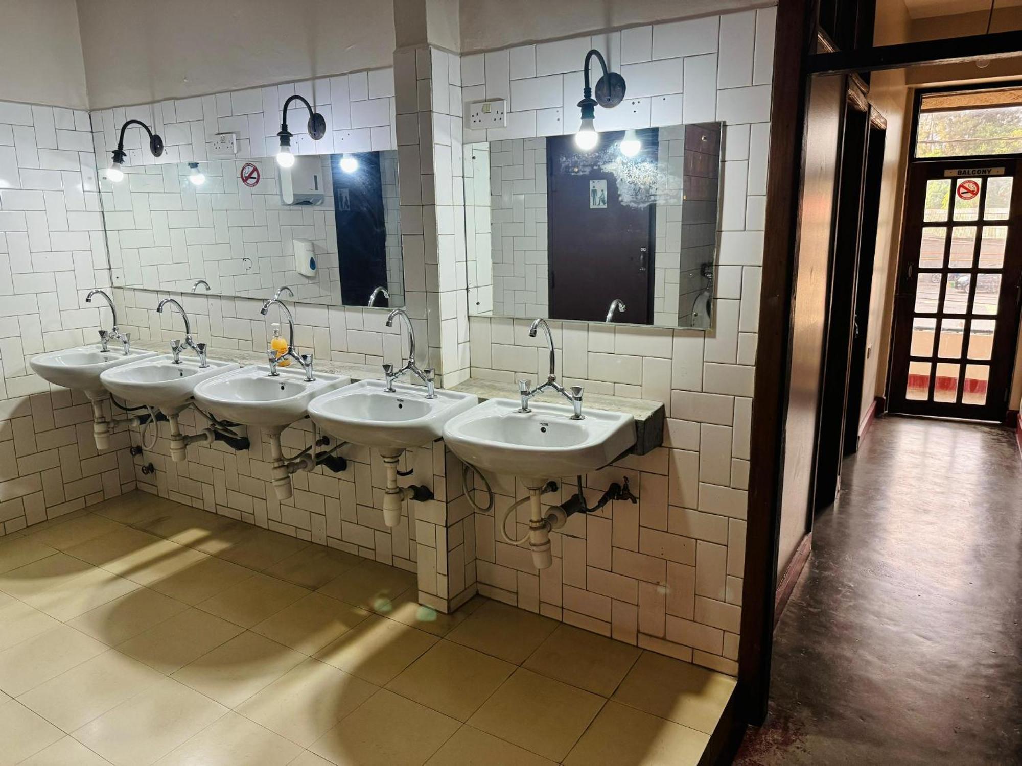Arusha Backpackers Hotel Kültér fotó